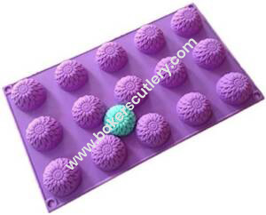 Baker's Cutlery® – 15 Cavity Sunflower Silicone Mould